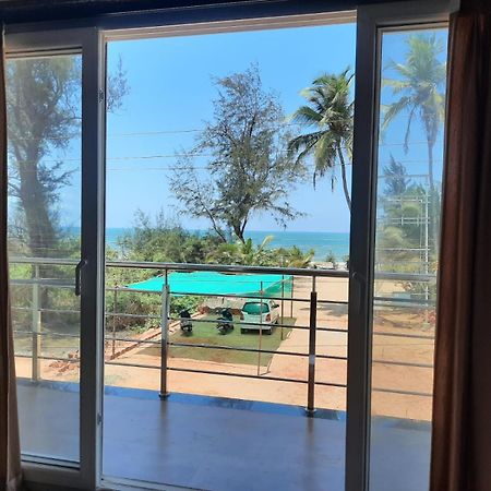 Raapan Beach Resort Mālvan エクステリア 写真