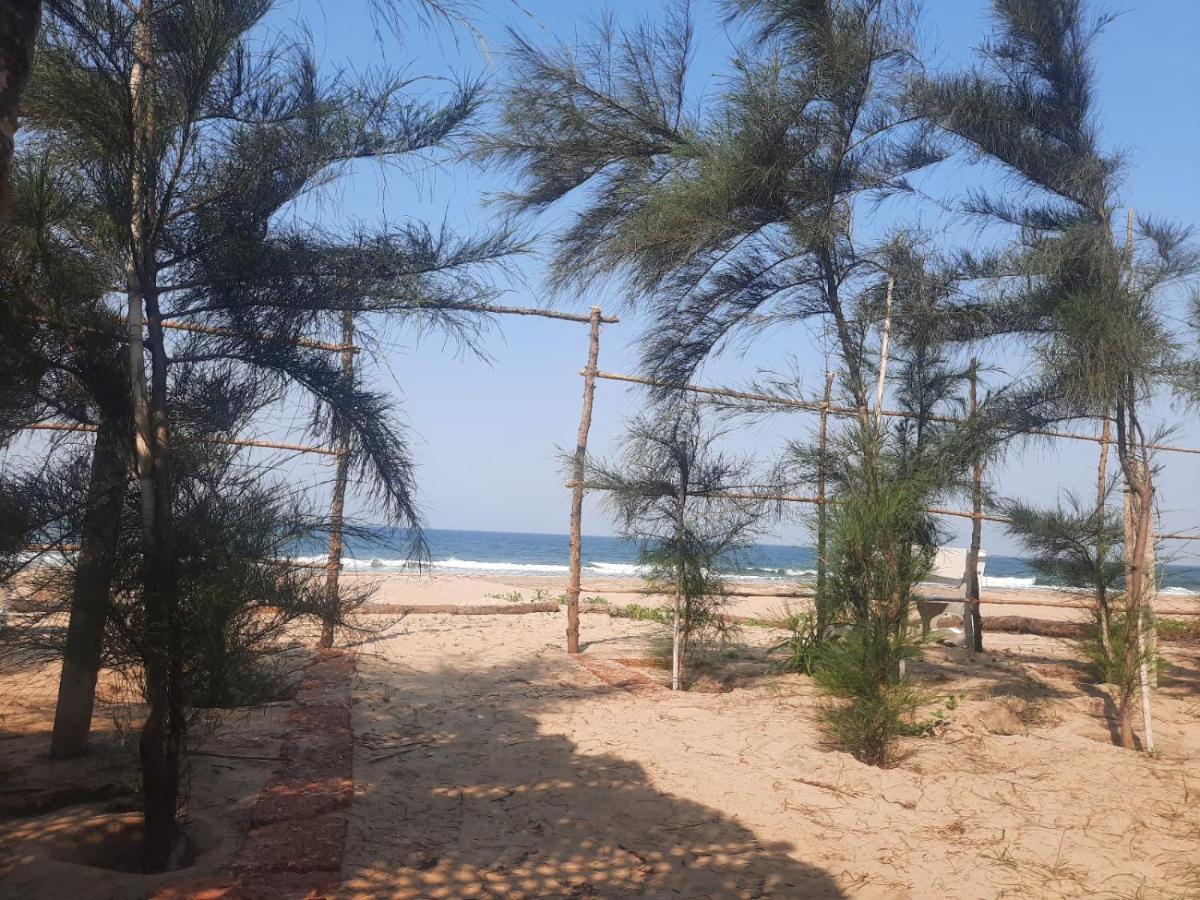 Raapan Beach Resort Mālvan エクステリア 写真